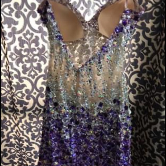 Dress - Picture 4 of 4